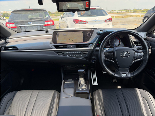ES300h Fスポーツ