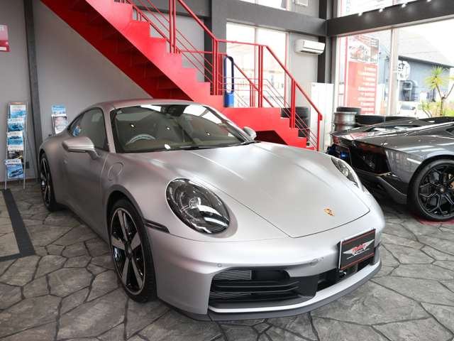 911