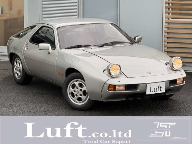 928