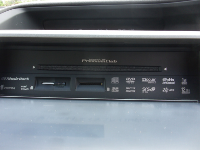 CD,DVD,SD�J�[�h�X���b�g���B