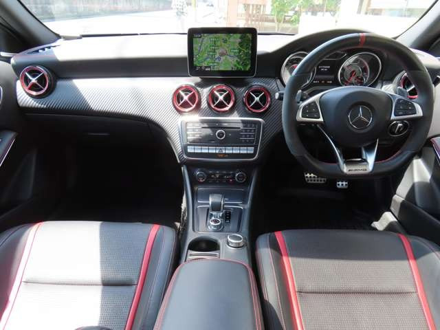 AクラスAMG A45 4マチック 4WD