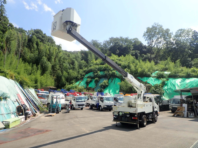デュトロ高所作業車