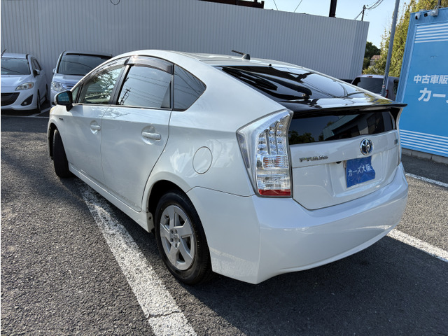 プリウス1.8 S