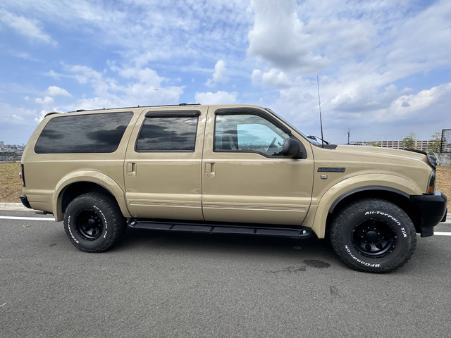 エクスカージョンXLT 6.8 V10 4WD
