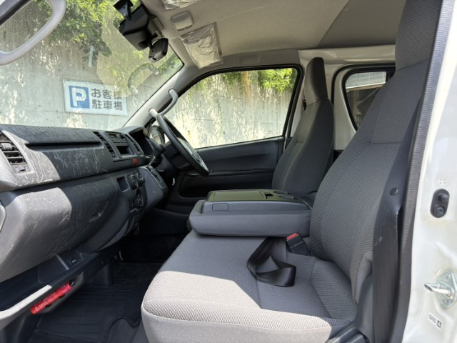 ハイエースバン2.8 DX ロング ディーゼル 4WD