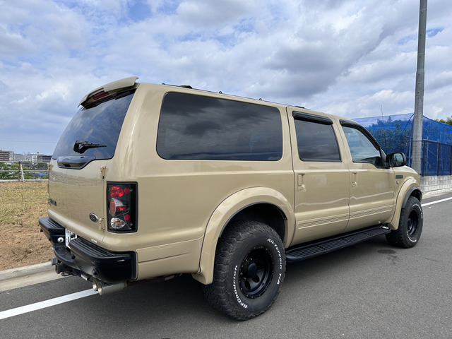 エクスカージョンXLT 6.8 V10 4WD