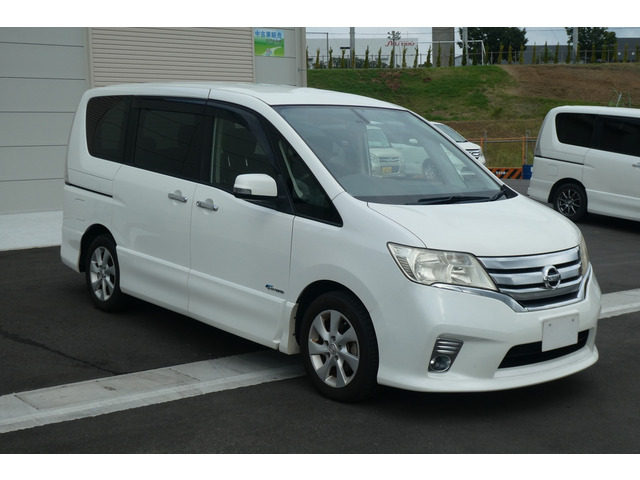 セレナ2.0 ハイウェイスター S-HYBRID