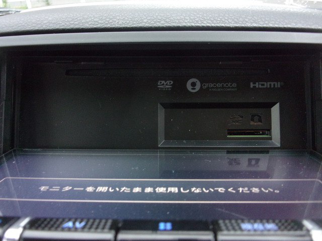 CD,DVD,SD�J�[�h�X���b�g���B