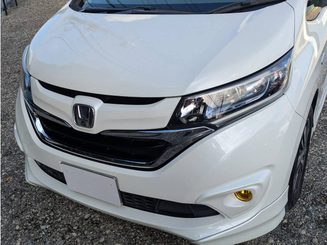 オプションフロントグリル モデューロエアロ イエローフォグ LEDヘッドライト セールズポイントの多い車両です。