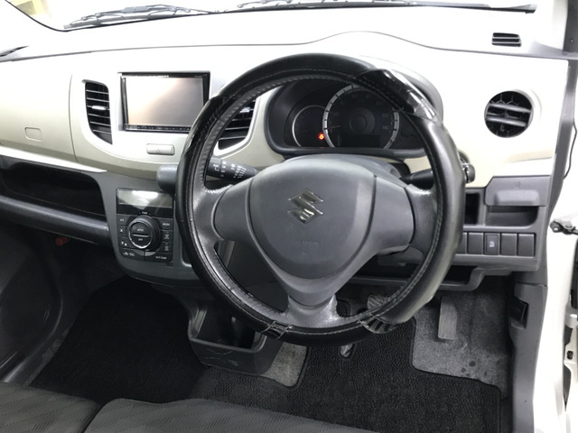 【全国納車OK】 現車をご覧になれないお客様でも、安心してお車をご購入いただける環境を整えております。 色々な角度から撮影したたくさんの画像など豊富な資料送りいたしております。
