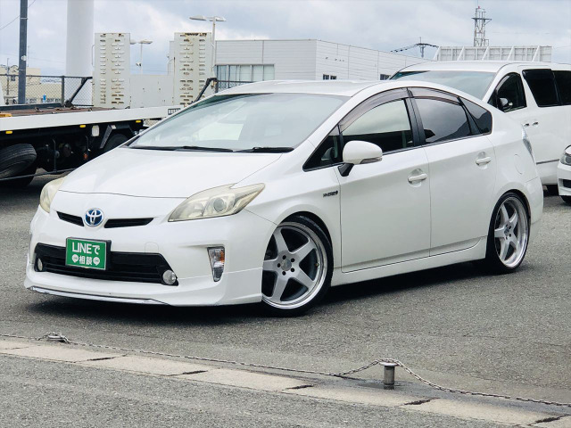 プリウス1.8 S