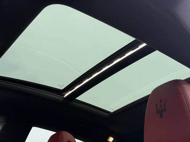 レヴァンテS グランスポーツ 4WD