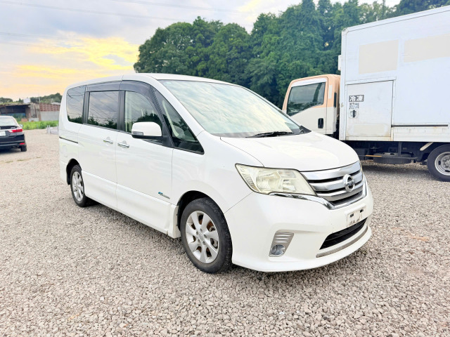 セレナ2.0 ハイウェイスター S-HYBRID