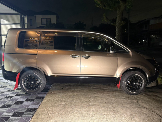 【ガラスコーティング】 当社では【ボディーガラスコーティング】も施工可能です!お車の艶が出て汚れにくく、お手入れも楽ちんです!お気軽にスタッフまでお尋ね下さい!