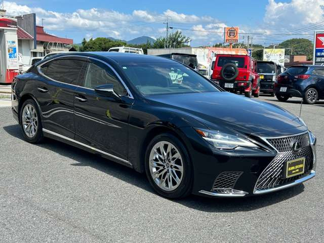 LS500 エグゼクティブ 4WD
