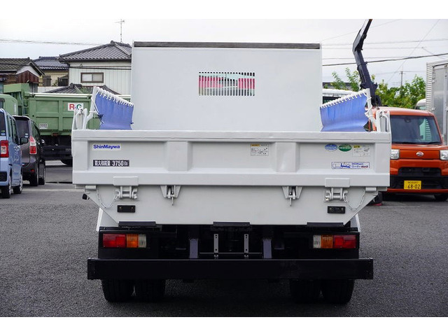 車検整備・ガラス交換やパワーゲート取付や修理などなんでもお気軽にどしどしご連絡ください!