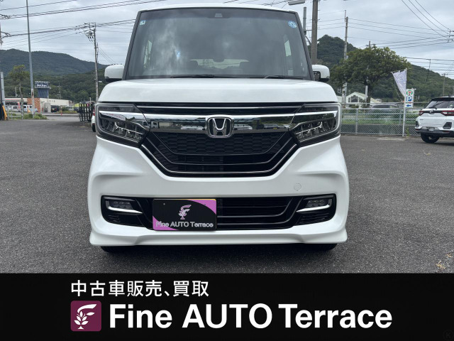 �l�C�̌^���A�J���[���l�C�̃p�[���z���C�g�ƂȂ��Ă���܂��B