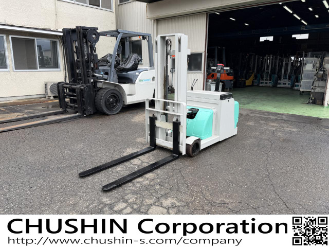 コマツ電動フォークリフト