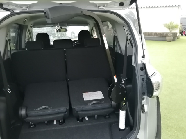 シエンタ1.5 X ウェルキャブ 助手席回転チルトシート車 Bタイプ