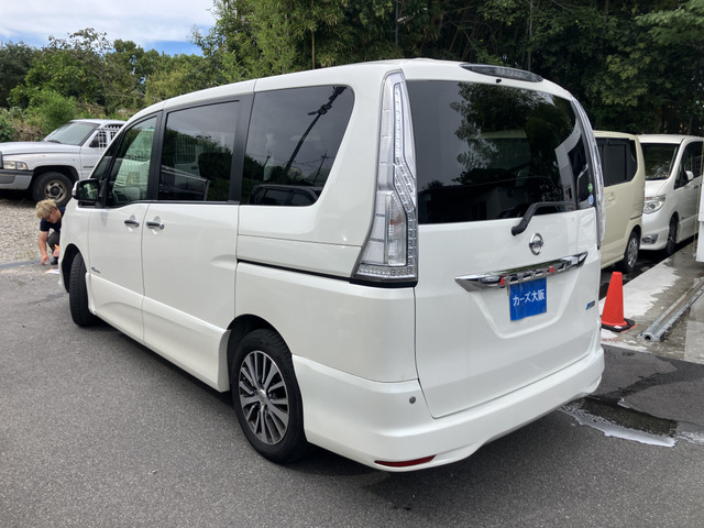 セレナ2.0 ハイウェイスター S-HYBRID