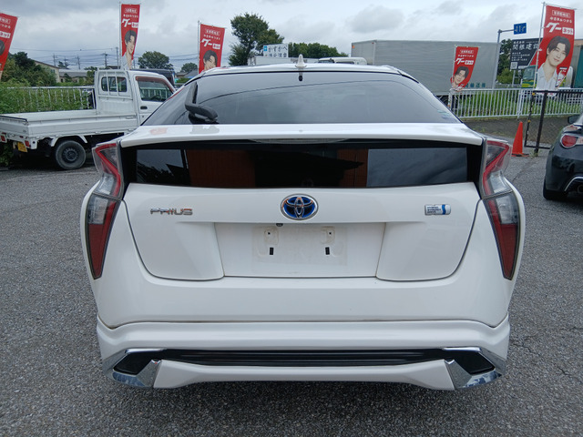 プリウス1.8 S