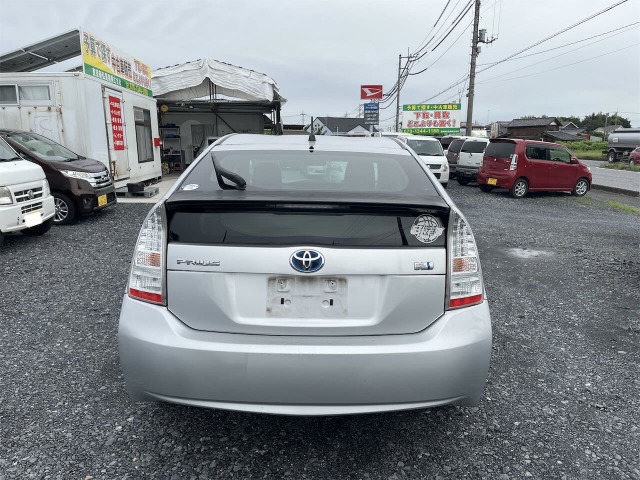 プリウス1.8 S