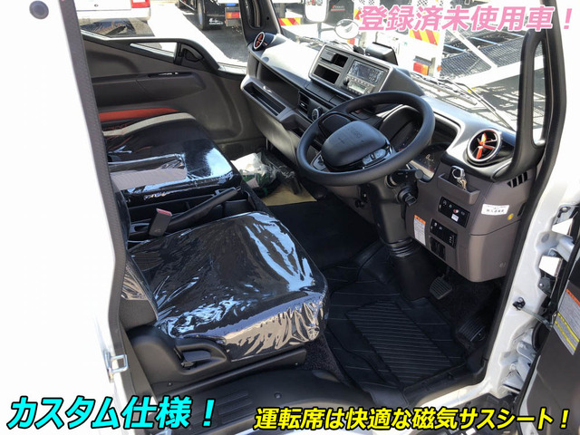 キャンター冷蔵冷凍車