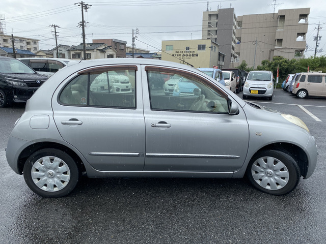 自動車保険もご相談ください。当店は三井住友海上、あいおいニッセイ同和損保の代理店です。保険担当が万一の際は連携を取って迅速にご対応致します。代車・レンタカーもご用意できますのでご安心ください。