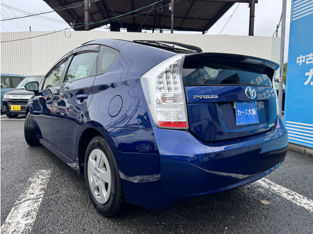 プリウス1.8 S