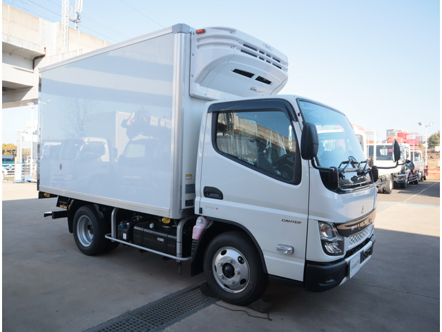 キャンター冷凍車
