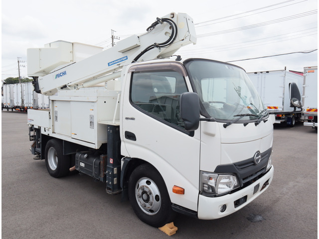 デュトロ高所作業車