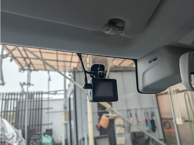 �ׂ��������ł����������N�ő������̏オ�����h���C�u���R�[�_�[���������Ă܂��B�������O��2�J�����Ȃ̂Ō������̂�����^�]����������^��\�ł�!