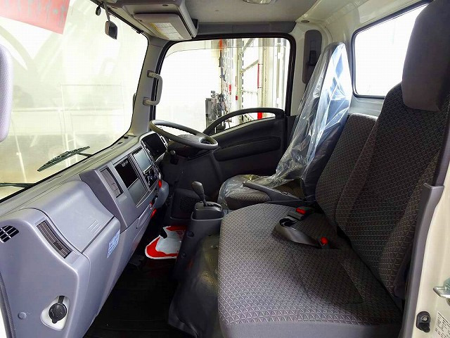 AC PS PW SRS ABS キーレス 左電格ミラー 社外ナビ/フルセグ/DVD/Bluetooth ETC ターボ アイドリングストップ フォグランプ ASR 室内蛍光灯 ハイキャブ