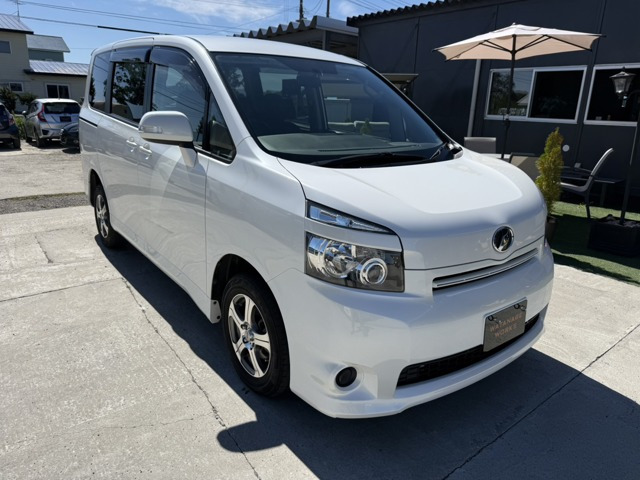ヴォクシー2.0 トランスX 4WD