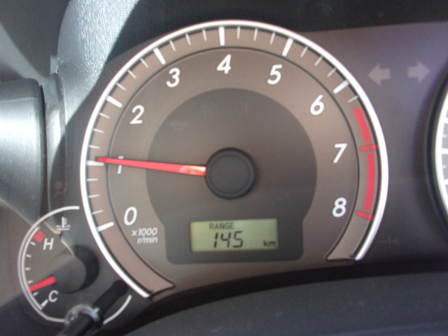 TRD��p�h���C�u���j�^�[�t���^�R���[�^�[�B