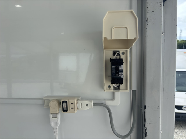 15A漏電ブレーカー装備のため、万が一大きな電力をかけてしまっても安心です。