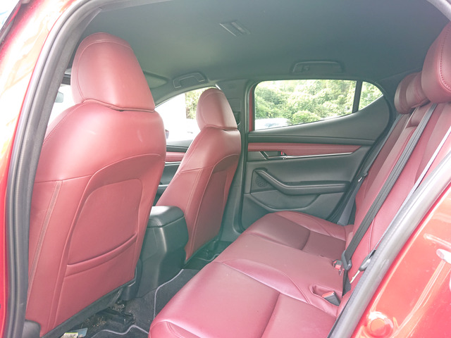 MAZDA3ファストバック1.8 XD バーガンディ セレクション