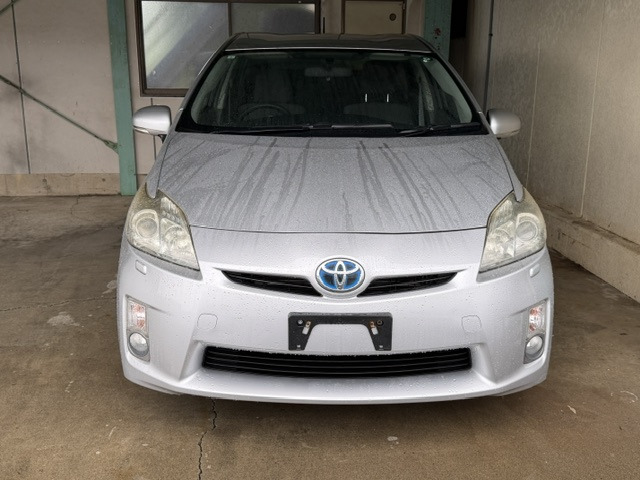 プリウス1.8 L