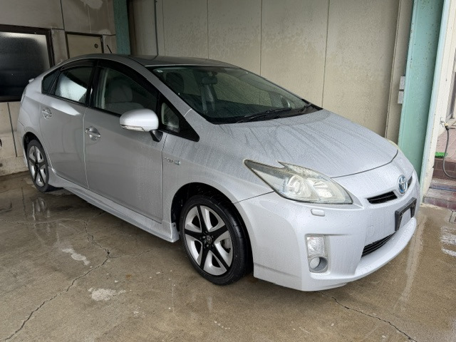 プリウス1.8 L