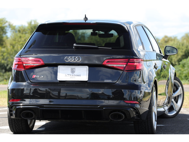 RS3スポーツバック2.5 4WD