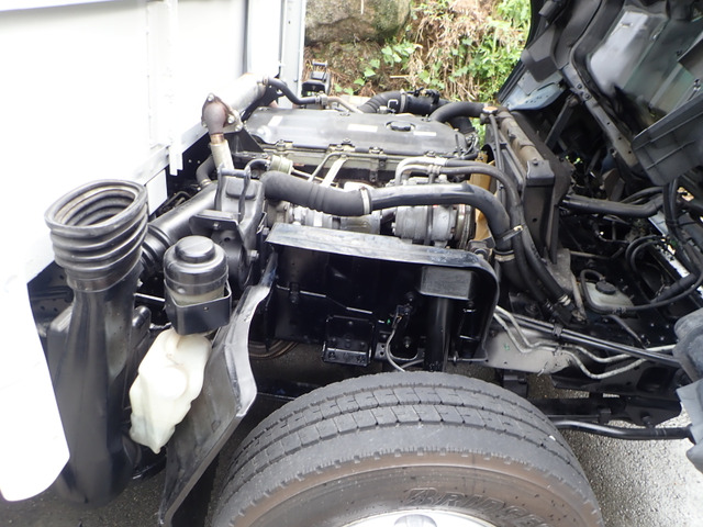 車両型式:PA-LPR81R エンジン型式:4HL1 排気量:4.77L 軽油(ディーゼル) ターボあり(160PS) 排ガス適合