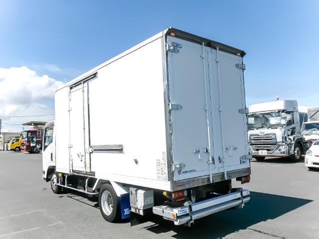 エルフ冷蔵冷凍車