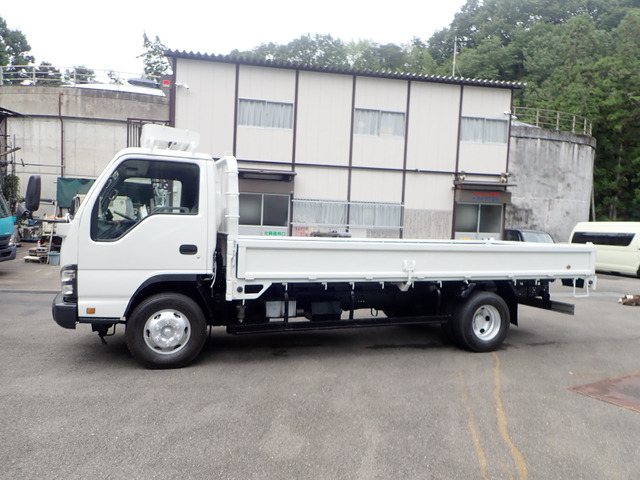 車寸法 L680 W222 H225 車両総重量8t未満なので、中型免許でお乗りいただけます。