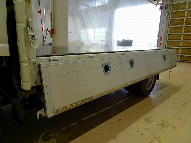 �ב����:351&times;178&times;40 �O���J �A���~�A�I�� �A�I���O���㕔�A���~�ȍ|�J�o�[ ���[�v��3�� ���S���� ���A�A�I���`�F�[��2�� �����A���~�ȍ|����/LED��Ɠ�2��