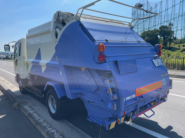 ファイターパッカー車