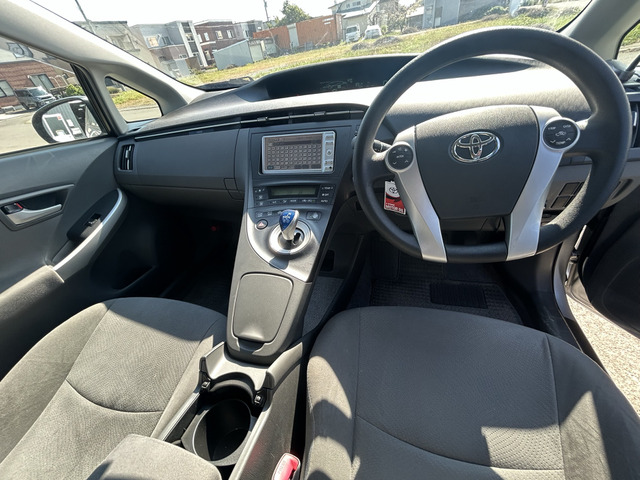 プリウス1.8 S