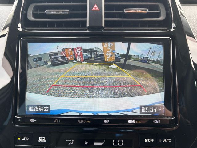 【バックモニター】装備で駐車が苦手な方も安心です