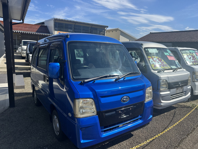 バンとトラックと併せて1000台しか発売されなかった幻の特別仕様車です。その中でも最も高価な『オートマ&4WD』です♪同じお車は全国に数台しかいないので、自慢の愛車でお宝にして下さい♪