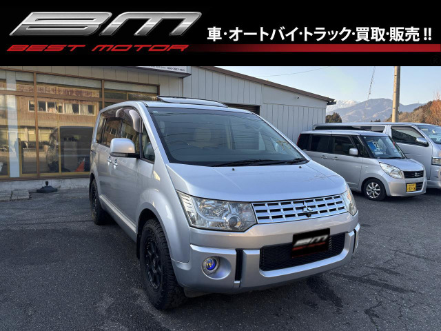 デリカD:5(三菱) 2.4 C2 G ナビパッケージ　3列サンルーフ 中古車画像
