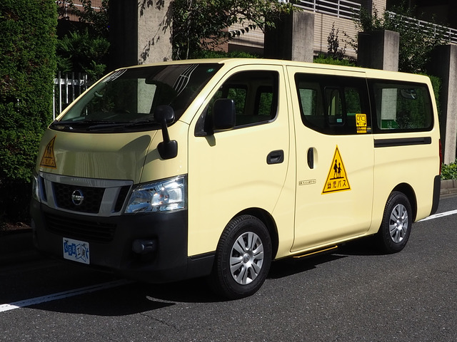 NV350キャラバンワゴン(日産) 幼児 バス 子供18人大人2人 中型 中古車画像